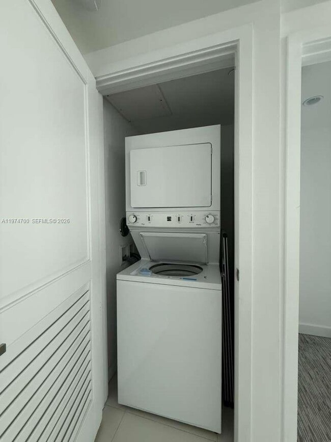 Building Photo - 1080 Brickell Ave