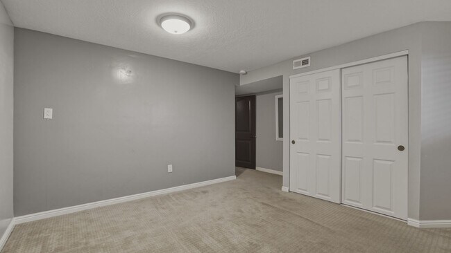 Building Photo - Wasatch Blvd Gem!! Hot Tub, Sauna, & Trails in Top SLC Location