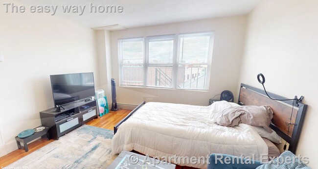 Primary Photo - 402 Highland Ave