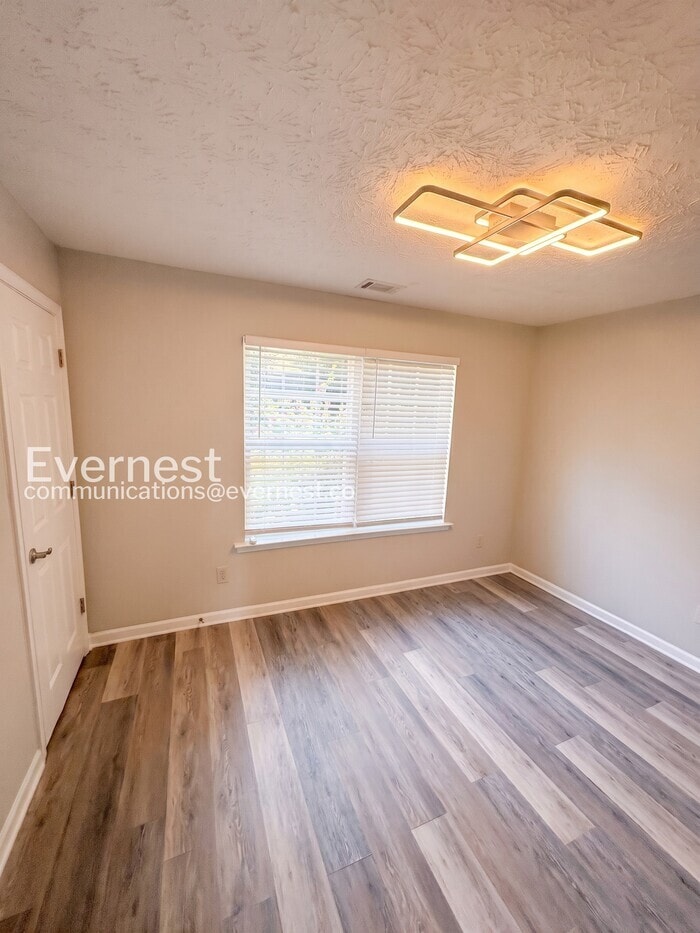 Building Photo - 849 Creek Cove Way