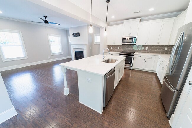 Building Photo - 1791 Willow Way