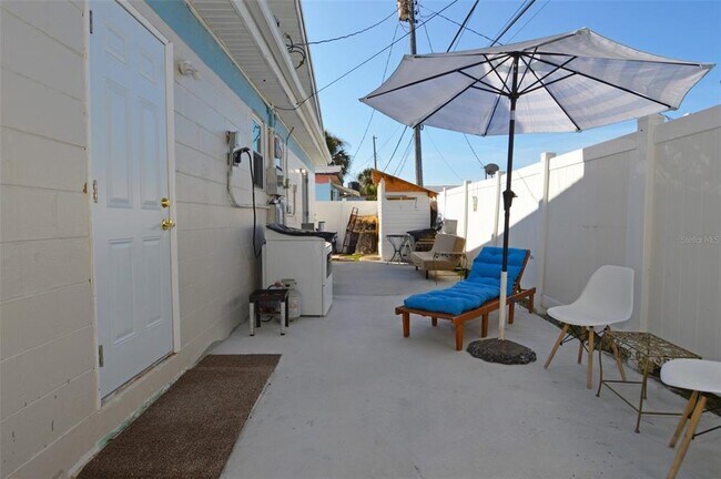 Building Photo - 156 146th Ave