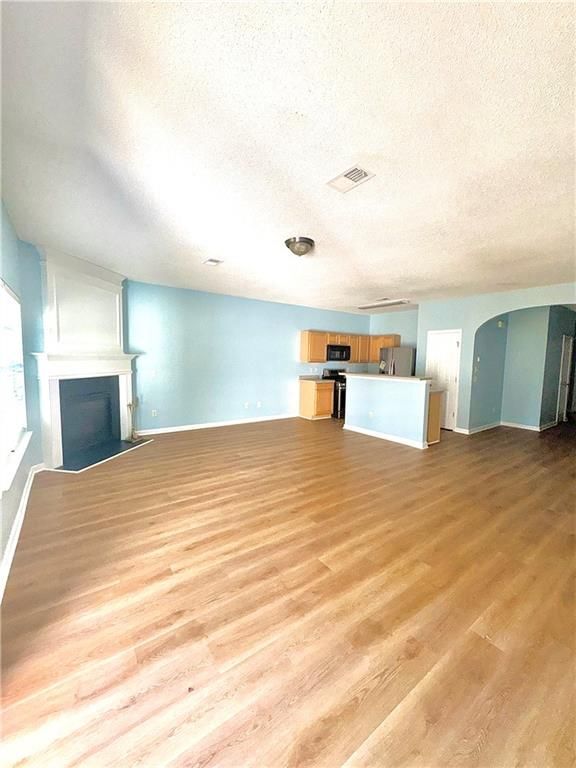 Building Photo - 3871 Pleasant Oaks Dr