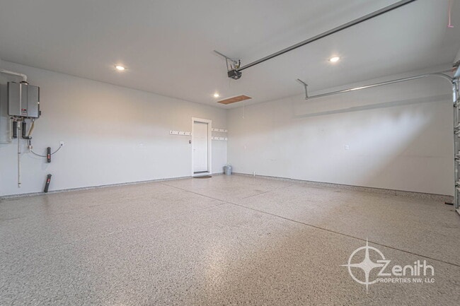 Building Photo - 134 Zephyr Dr
