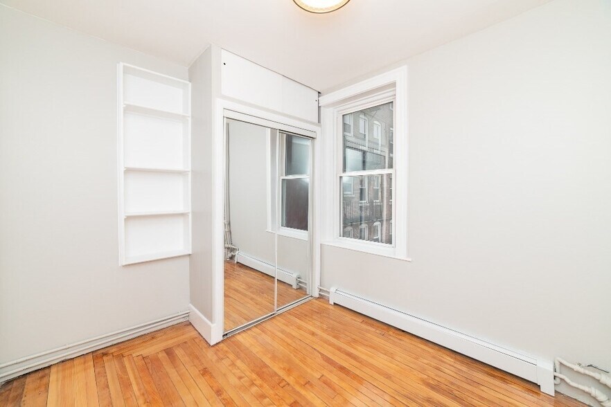 Building Photo - 232 Hanover St