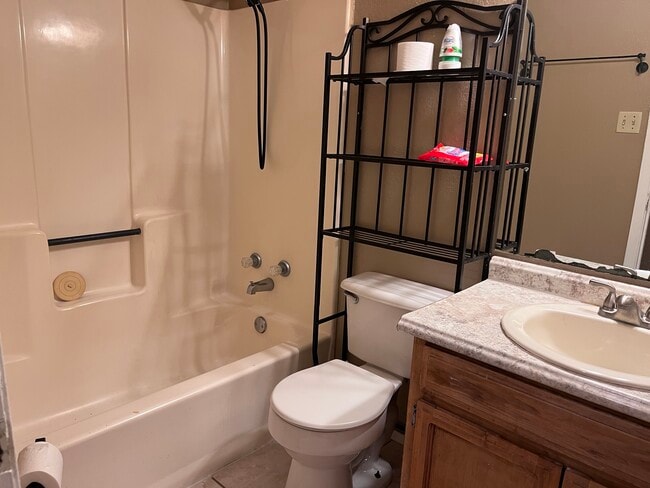 Building Photo - 312 Spring Branch Ln