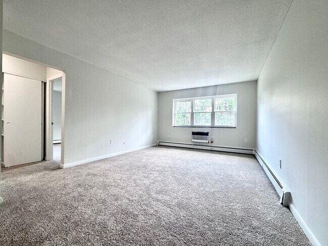 Building Photo - 128 North St