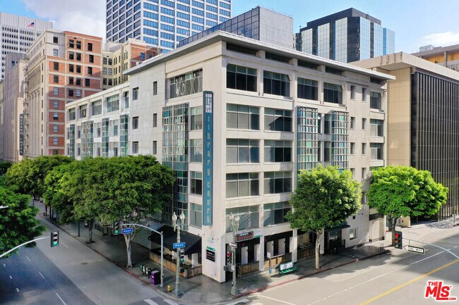 Primary Photo - 630 W 6th St-406-406