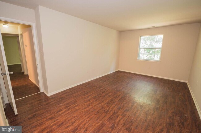 Building Photo - 800 College Ln