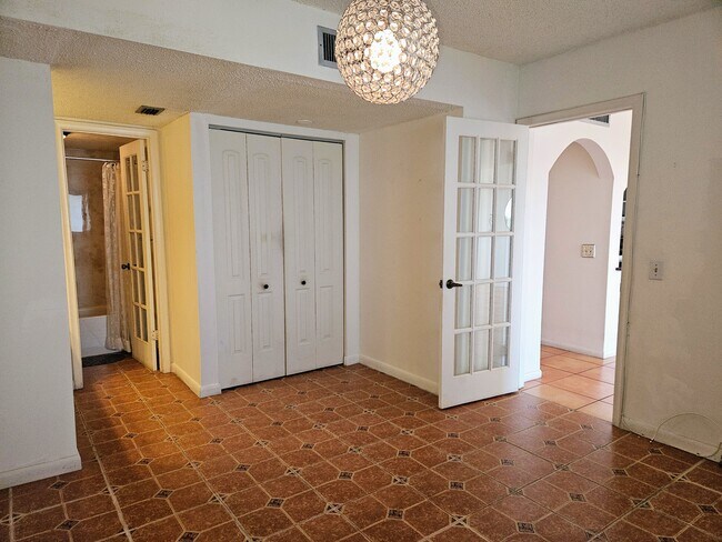 Building Photo - 6218 Palma Del Mar Blvd S