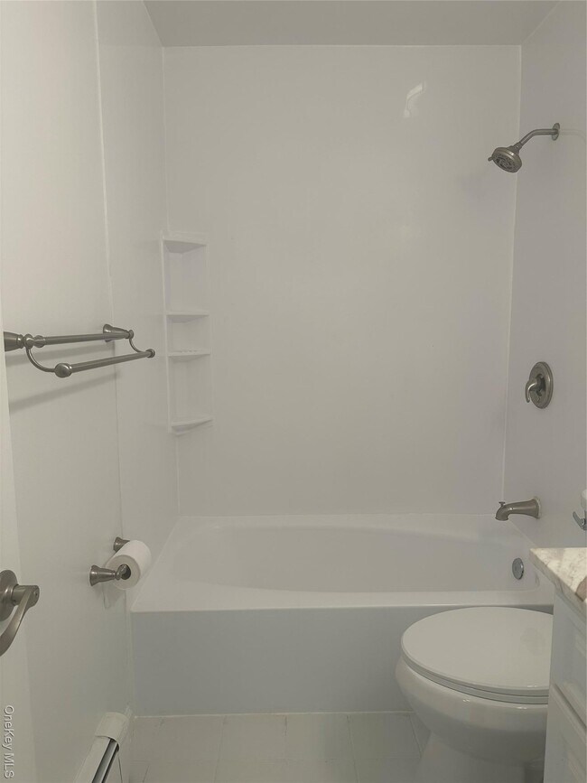 Building Photo - 12 Central Dr