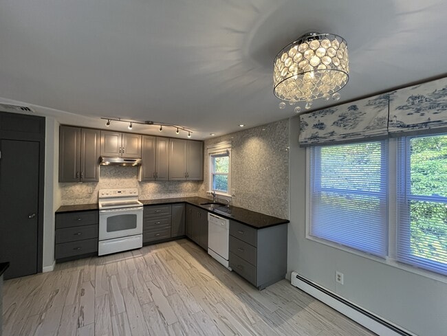 Building Photo - 21 Jones Ct