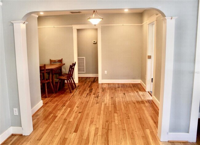 Building Photo - 701 W Swann Ave