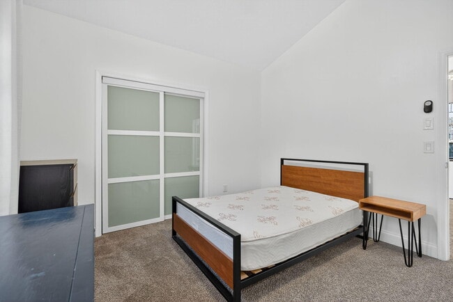 Building Photo - 2606 Monaco Terrace