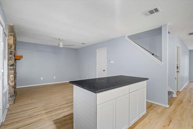 Building Photo - 8706 Dandelion Trail