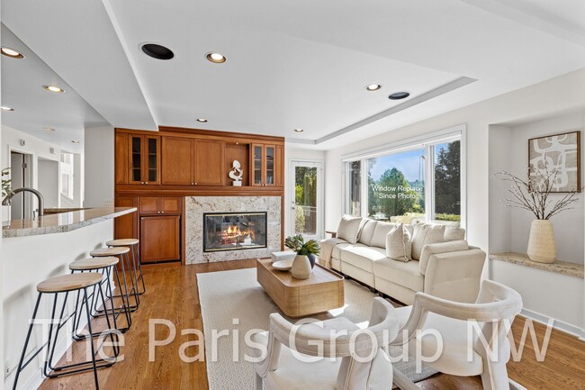Building Photo - Stunning 3 Story Kirkland Water View Home ...