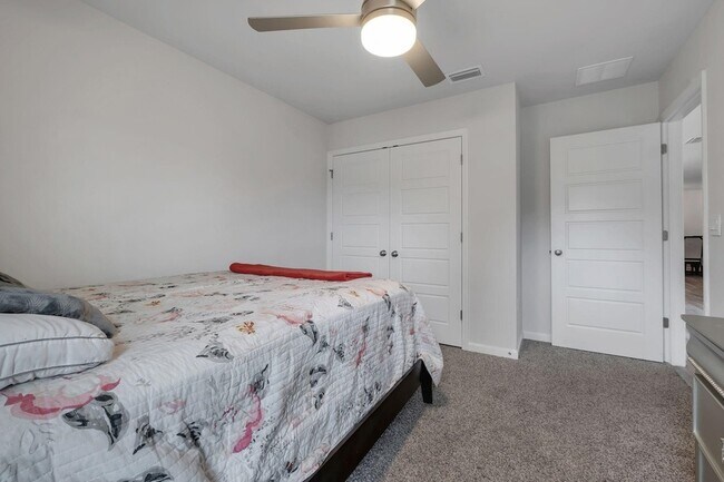 Building Photo - 42 E Pecan St