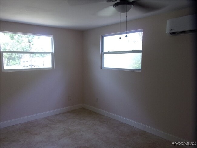 Building Photo - 215 N Wheeler Ave