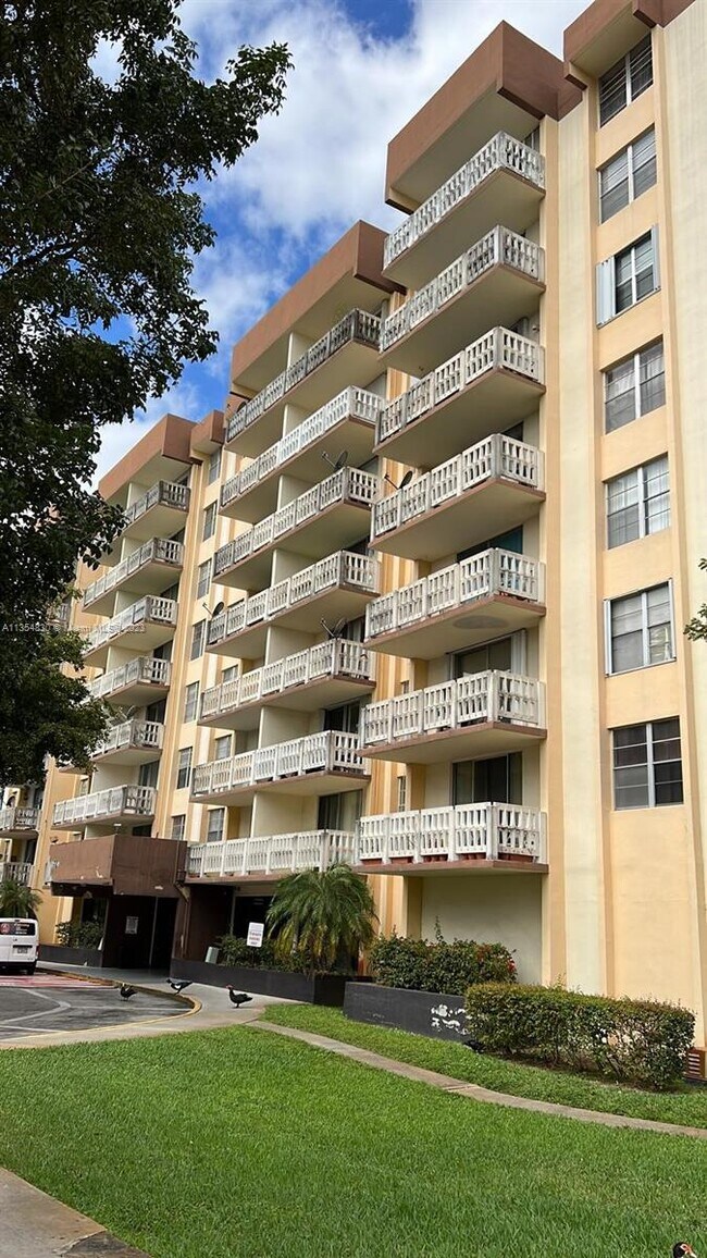 Building Photo - 15600 NW 7th Ave