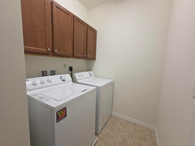 Building Photo - 4507 Mediterranean Cir