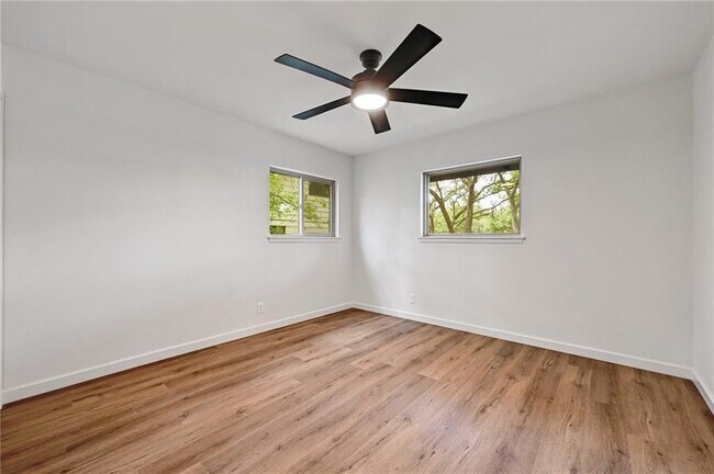 Building Photo - 608 Franklin Dr