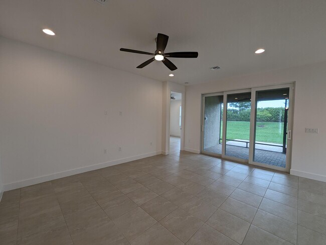 Building Photo - 13541 SW Oceanus Blvd
