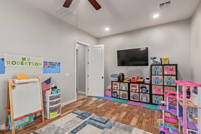 Building Photo - 19888 E Russet Rd