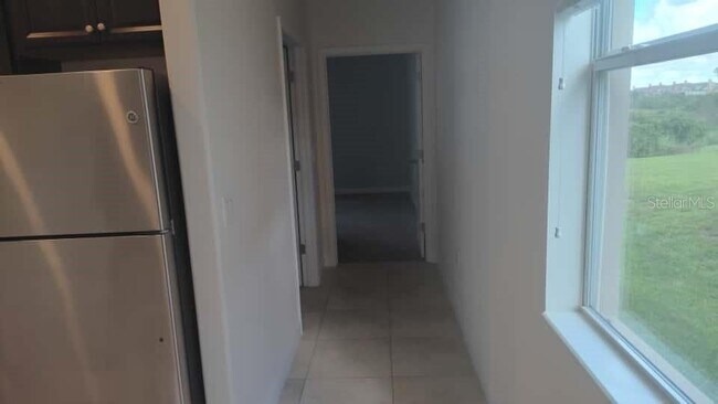 Building Photo - 2037 Lakeside Ave