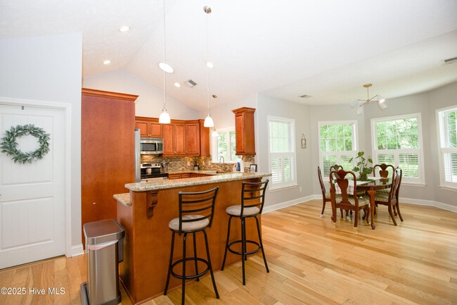 Building Photo - 5 Kemper Woods Ct