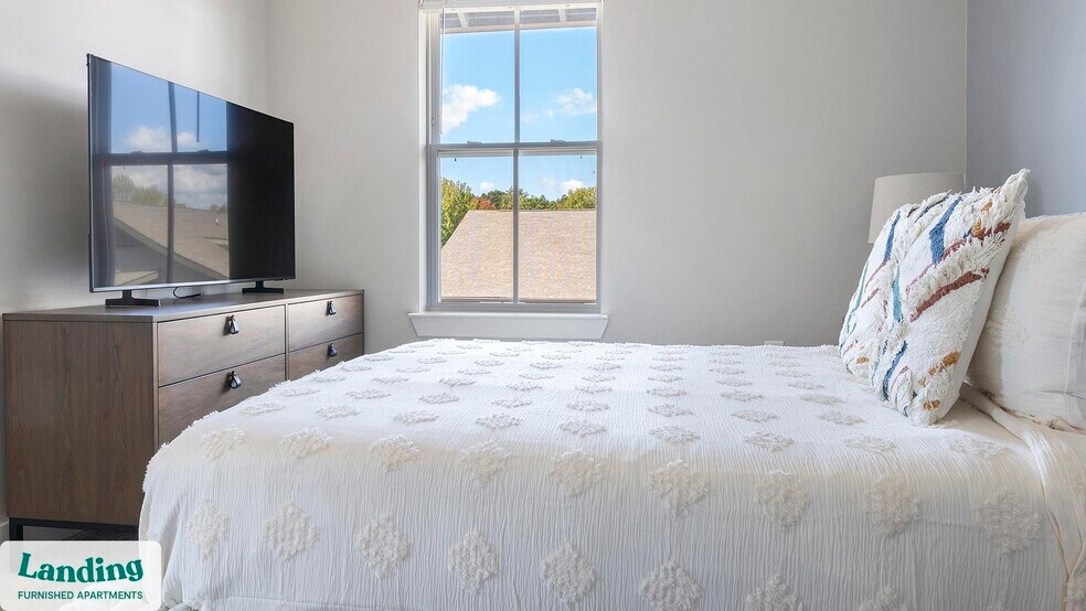 Building Photo - 1000 Forestview Dr