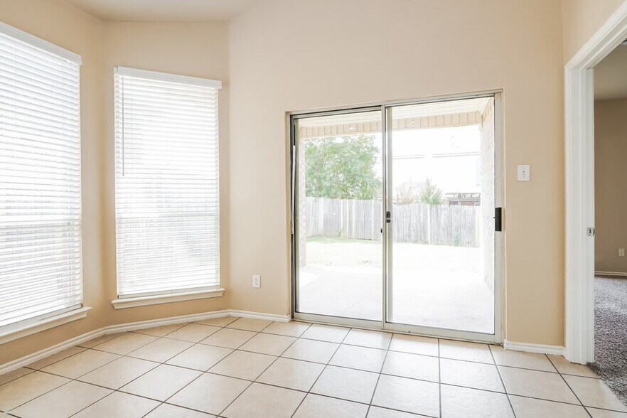 Building Photo - 12817 Dorset Dr