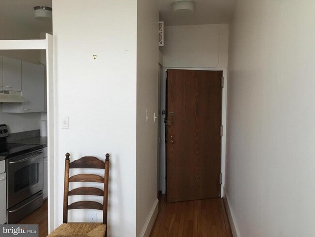 Building Photo - 1615 Q St NW