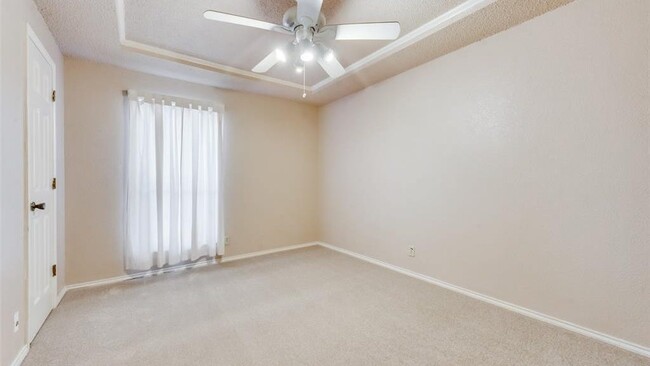 Building Photo - 7825 Silveridge Dr