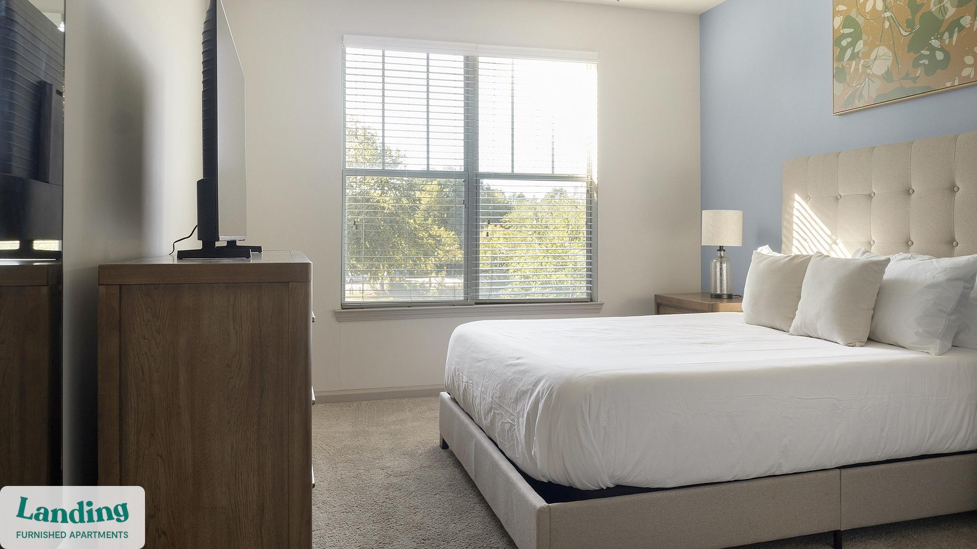 Building Photo - 900 E Six Forks Rd