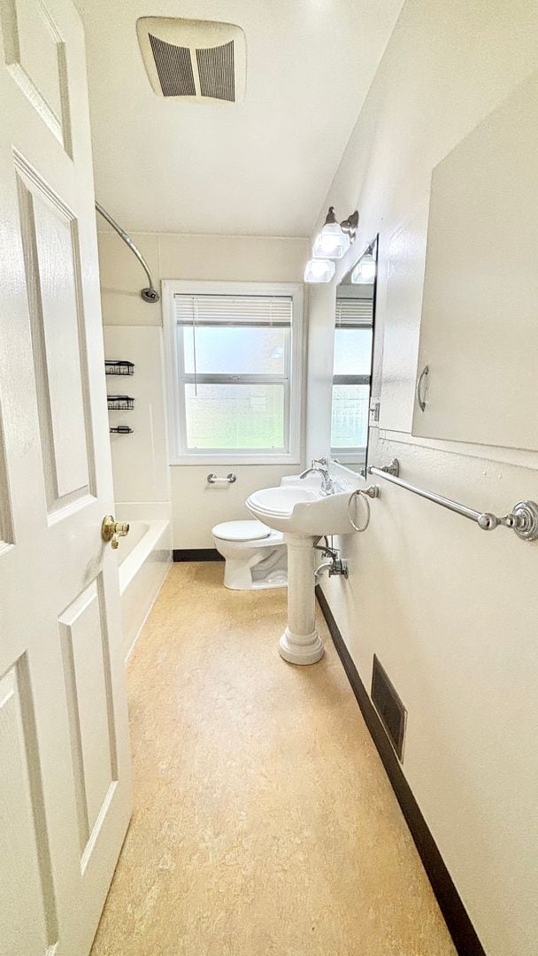 Building Photo - Charming 3BD/2BA Home with Updated Interior + Bonus Basement Space