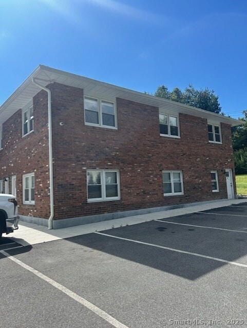 Building Photo - 11 Church Hill Rd
