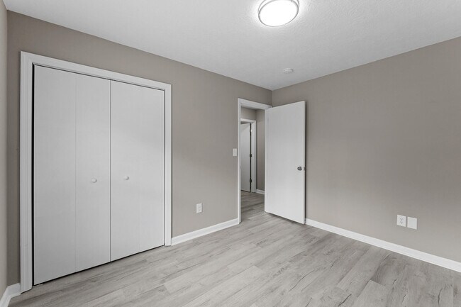 Building Photo - 1856 S Barton Dr