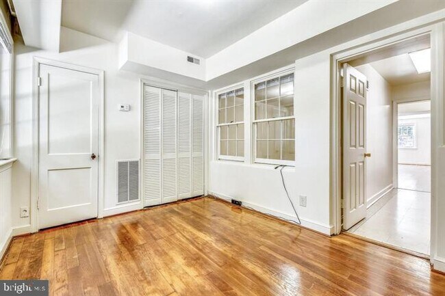 Building Photo - 7814 Tilbury St