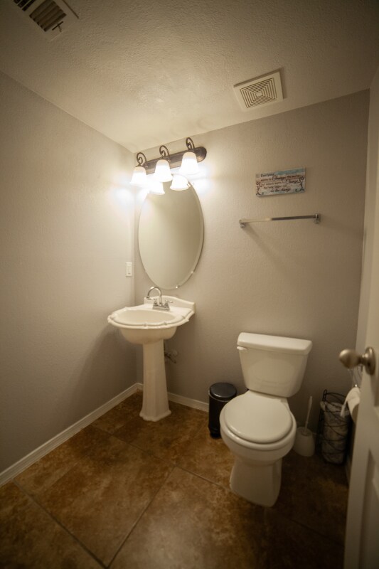 Building Photo - 13260 Emerald Creek Dr