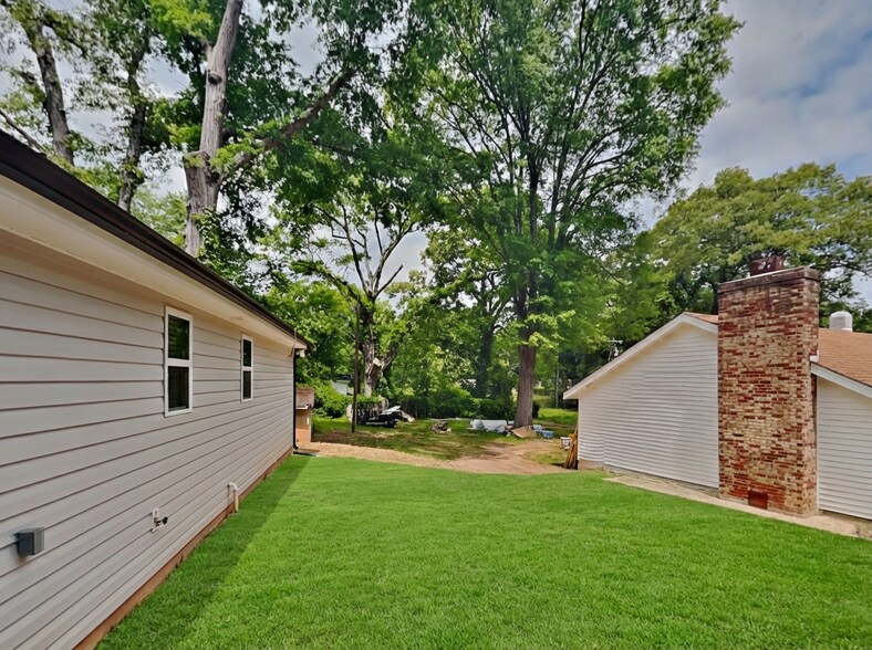 Building Photo - 1506 Collinston Dr