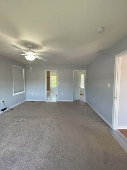 Building Photo - 205 Tessing Ct