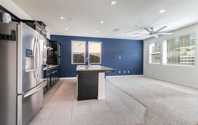 Building Photo - Charming Riverstone Home with Spacious Kitchen Island & Private Backyard