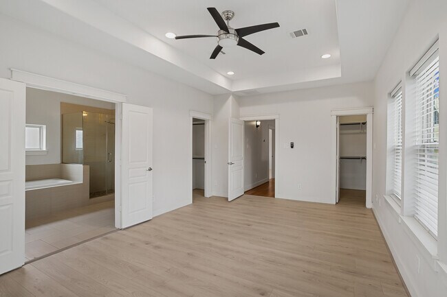 Building Photo - 5743 Kansas St