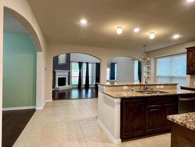 Building Photo - 2104 Indigo Dr