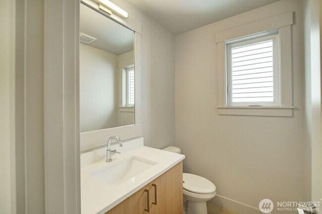 Building Photo - 4Bd/3.25Ba Issaquah House