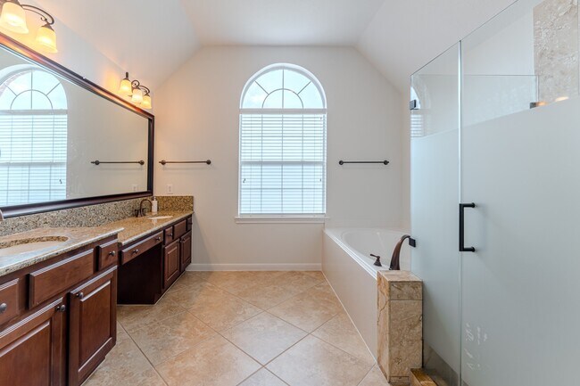 Building Photo - 7 Stickley Ct