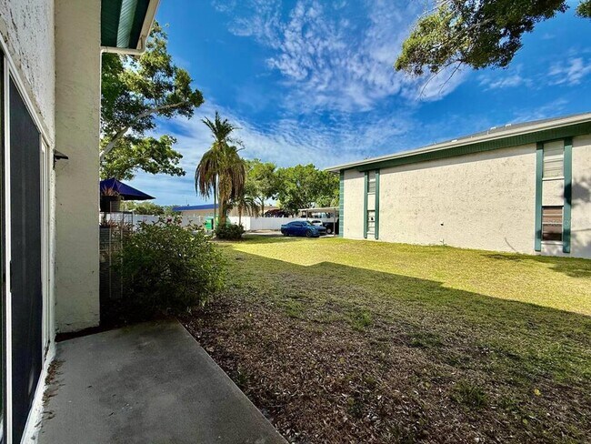 Building Photo - 7560 92nd St