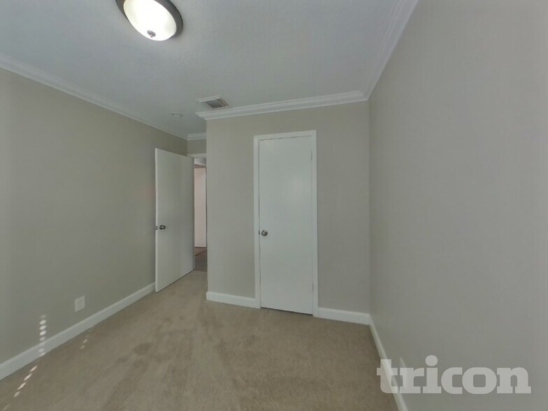 Building Photo - 6854 Eden Grove Dr