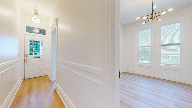 Building Photo - 154 Ord St