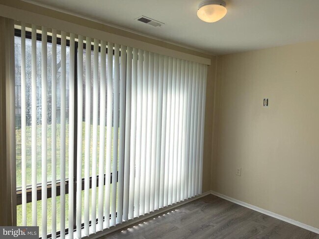 Building Photo - 18131 Chalet Dr